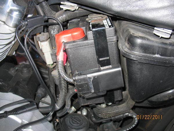 Remplacer sa batterie - PimpMySports ducati fuse box cover 